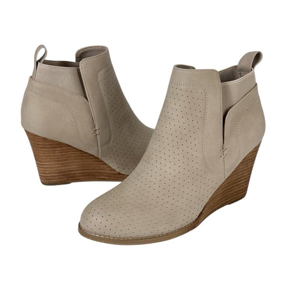 DV by Dolce Vita Gerdy Wedge Bootie Boot Beige‎ Women's 8.5 NWOB 9318